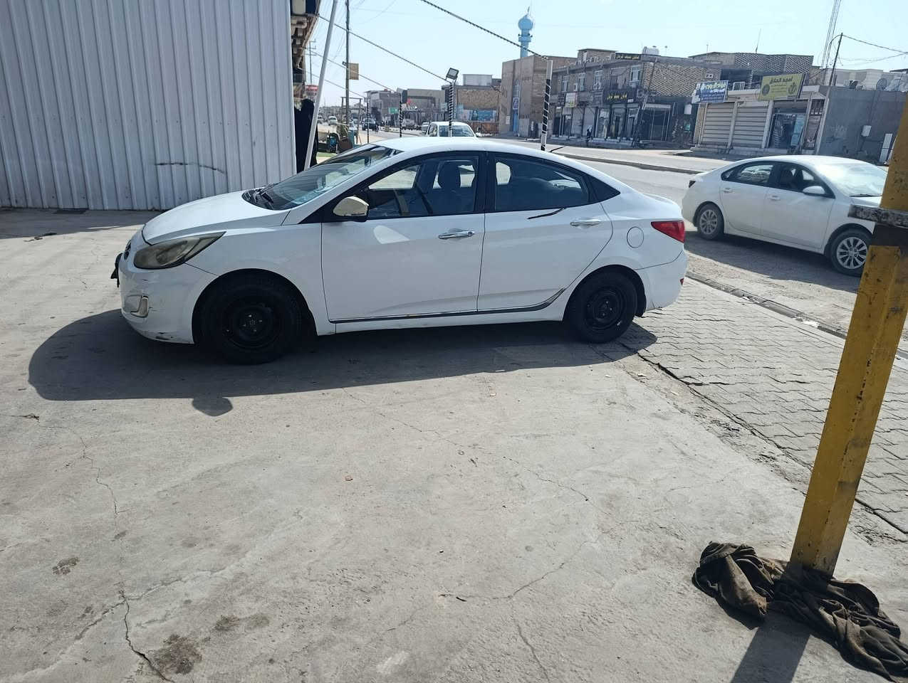 السلام عليكم ،،،اكسنت موديل 12 رقم نجف مشروع وطني مكينه 1600تبريدثلج كهربائيات كلها شغاله تخم تايربيها صبغ قليل كفاله من الضربه ،،،،،،مراوس بسياره عائليه سبعه راكب (علمآ مالك السياره متوفي)***********,,,,النجف ،،،،الكوفه
