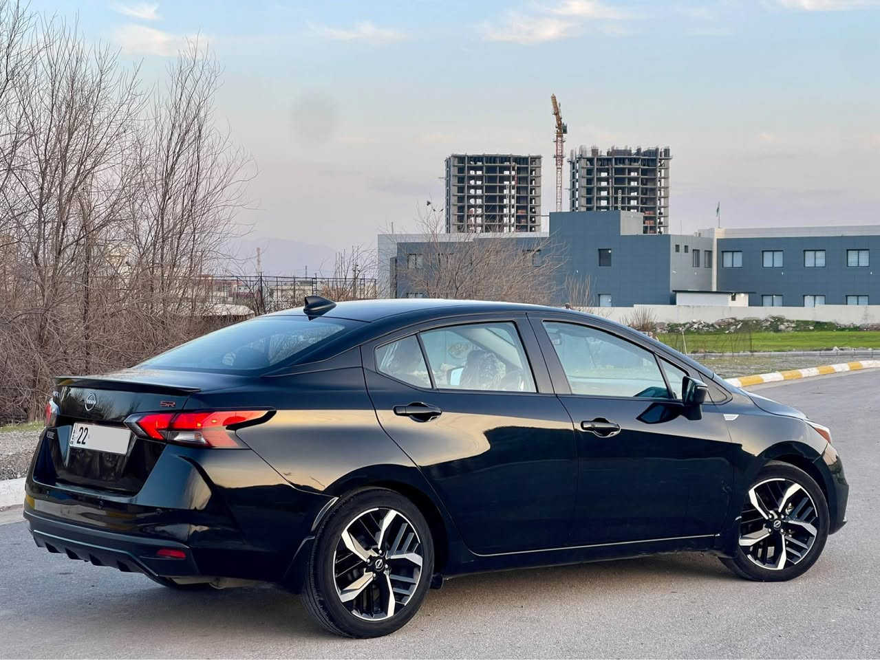 🚗 نیسان ڤێرسا 2023 (Nissan Versa SR)

• مۆدێل: 2023
• جۆری ئۆتۆمبێل: SR (فول مواسەفات)
• ڕەنگ: ڕەشی مەلەکی
• ڕۆیشتوو: 22,000 مایل

• بۆیاخ: تەنها نیو بۆنیتی بۆیاخە و ناوەوەی نەگرتووە.
• ئێرەباگ: ئێرەباگی سوکان و شانی سەکەنی تەقیوە.
• ئۆتۆمبێلەکە زۆر پاکە و وەک نوێ وایە، هیچ مەسرەفێکی تێدا نییە.
مواسەفاتەکان (SR):
• ویل کڕۆمی گەورەی سپۆرت.
• ناوەوەی سوور و ڕەش (تایبەت بە مۆدێلی SR).
• شاشە گەورە، کامێرا، Apple CarPlay و Android Auto.
• ڕاداری پێش و دوا و ڕاداری خاڵی کوێر (Blind Spot).
• بەسمە و کوشن گەرمکەرەوە. ئاوێنە هیتەر 
•مۆبایل شەحن قەپات موسفاتی ڤێرسا 
• گێڕ و مەکینە و تەقە و ڕەقە بەشەرت.

*********** رانية, السليمانية
