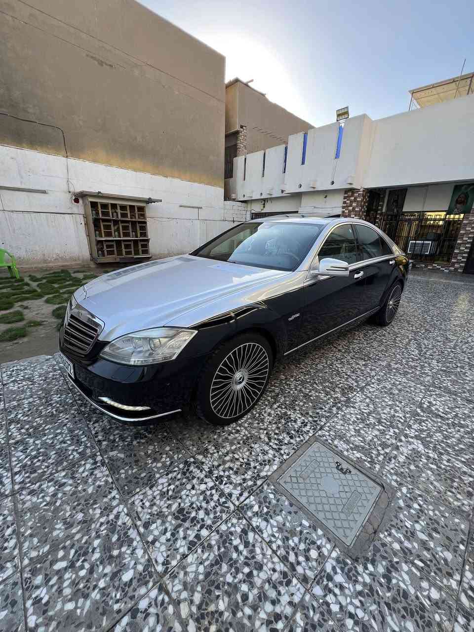 ‏مرسيدس s رقم بغداد
‏باسمي تحويل ثاني يوم

￼ صدر جديد تبريد ثلج مكاني بغداد 

￼ شراي يتصل تخم تاير جديد مابيهه اي نقص      تغليف  السواد جماليه الجواه كفاله عامه بس الدعامات صبغ ￼￼￼***********￼
