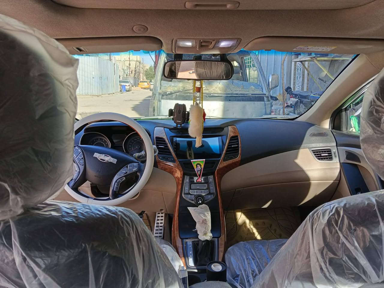 النترا 2015 خليجي محرك 1800
فول عدا البصمه   قطعتين صبغ بنيد وجاملغ الايمن بدون دواخل 
السعر 120 
مكان السياره النجف شارع المدينه


**إذا كنت صاحب هذا الإعلان وتريد حذفه لأي سبب، رجاءا أرسل رسالة إلى الدعم الفني**