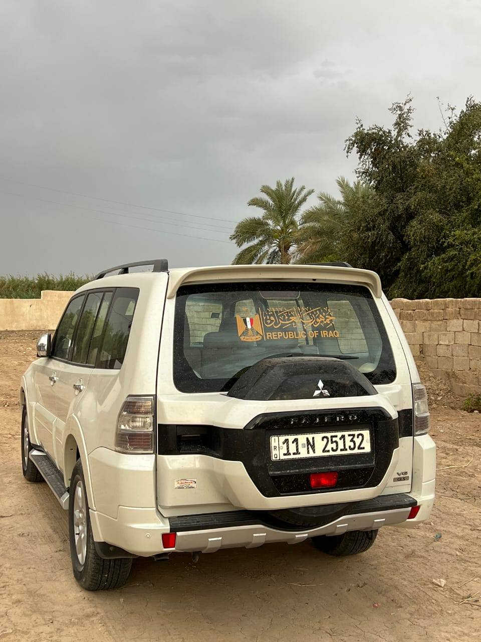 السلام عليكم
باجيرو مديل 2015  حبتور فول مواصفات 1/1

رقم بغداد
ماشيه 120 الف حقيقي 
هزه وسنويه جديد ل 2029
كير ومحرك بشرط مكفولات برغي ما مفتوح
السياره مكفولة عدا الجاملغ الايسر جهة السايق وشوية من البنيد بدون ايرباك 

المواصفات 
فتحه 
كير 5 نمر
حساس خلفي 
كشنات جلد اصلي 
ثلاث قطع تبريد 
سبعه راكب 
زراك لايت 
لايت زنون اصلي 
دمام خلفي 
تحكم ستيرن جهتين 
كشنات كهرباء 
اشاير بل مري 
مري شفط 
سبير مانازل 
ثلاجة
فور ويل 
مثبت سرعه 
مواصفات الحبتور بعد معروفه 
محرك 3500 برغي ما مفتوح بي 

السعر 180 وبيها مجال للشراي 
مكان السياره بغداد
رقم الهاتف ***********  الشراي يتصل وبي خير ويتدلل
