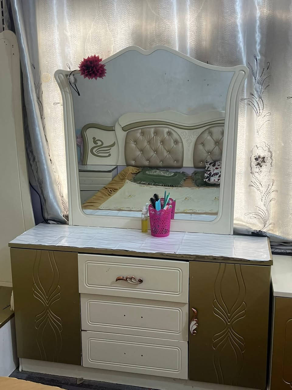 غرفه تركي نقصه يدات فقط فتحته قبل يومين مفتوحه يعني بس تاخذه اشده الصور اخذتهن قبل لا افتحه مكاني ديوانيه طريق السنيه قرب معمل الالبان السعر 250 قفل لان متوازي وريد ابيعه الشراي يتصل ***********
