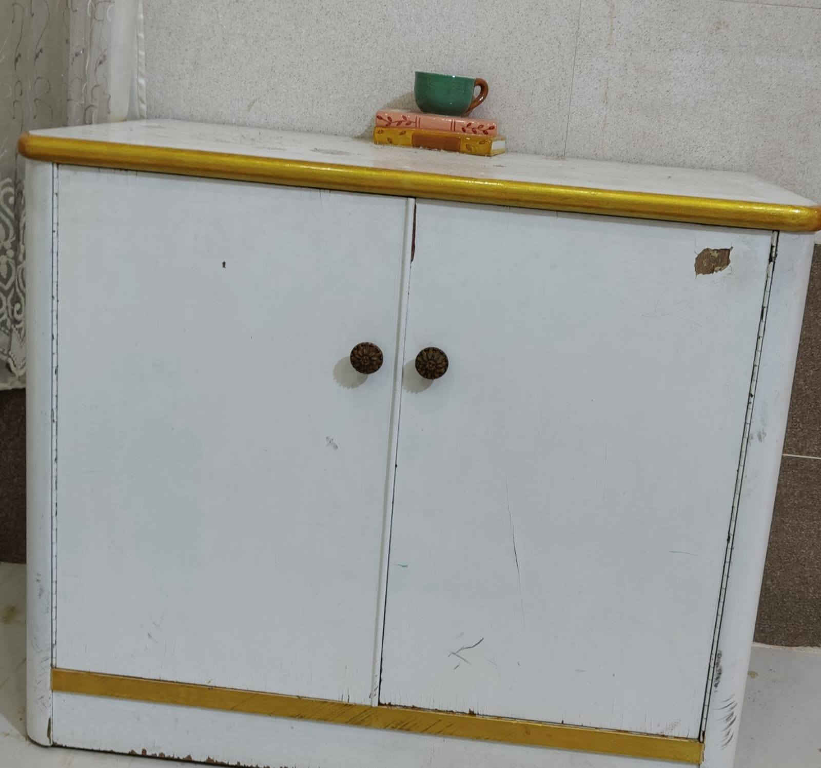 غرفة اخشاب مصبوغة لون ابيض
مع تخم ديوان للبيع كربلاء السعدية 
***********
