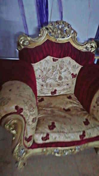 سلام عليكم عندي طخم ملكي جديد صالي اسبوع من اشتريتة مريد ابيعة السعر 700 الف وبي مجال هك جية العنوان بغداد الامين الثانية شارع الضغطط
***********رقم الهاتف وبي وتساب
