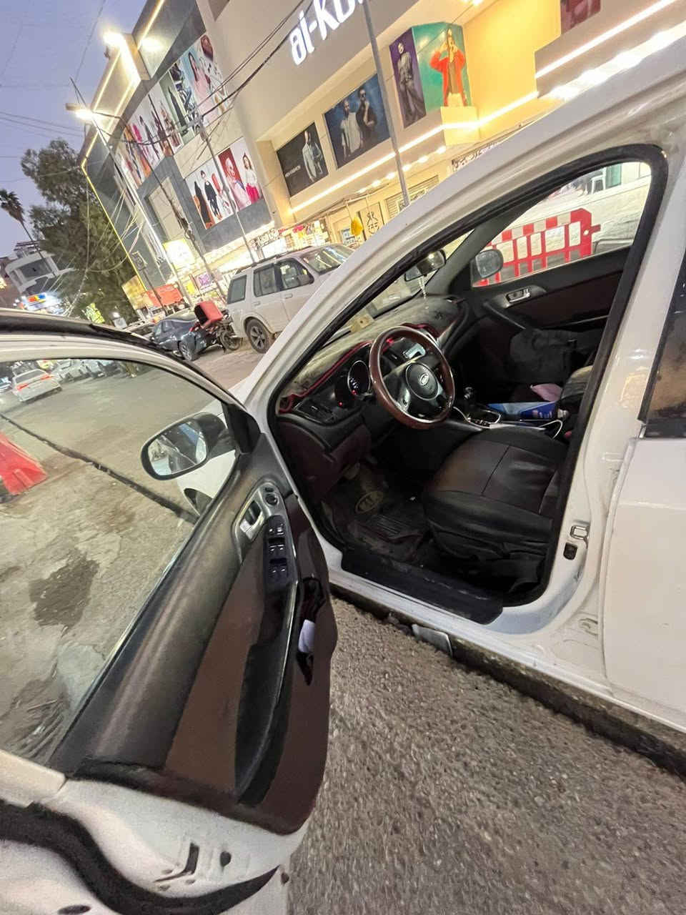 من رخصه الادمن
سلام عليكم ورحمة الله وبركاته ، رمضان مبارك ع الجميع 
للبيع كيا سيراتو خليجي بيها جاملغ اماني وكم قطعه صبغ بدون تكم رقم بغداد بسمي كير مكينه جدد حداديه تخم تاير جديد سعر 65 مكان سياره بغداد. ***********
بيها مجال بسيط كلش ، جماعة ال60 لا تخابرني
