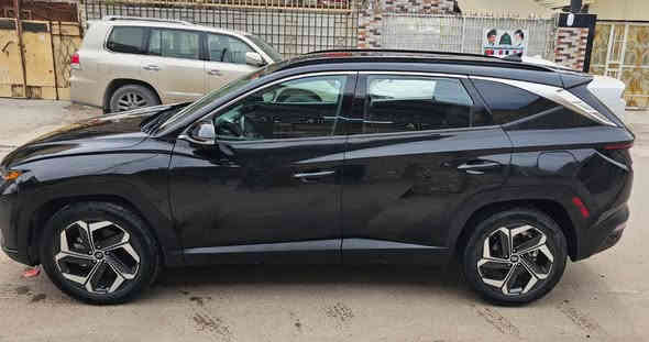 السلام عليكم
للبيع سيارة هيونداي توسان 2022 

المواصفات

وارد امريكي .. 

فول 1/1  HTRAC

شاشة دجيتال 

كاميرا 360 امامي خلفي 

كاميرا بالمري جانبية 

رادارات امامية خلفية جانبية 

فتحه سقف بانوراما بالكامل

مثبت سرعة 

تحكمات ستيرن 

شفتات ستيرن 

محرك 2500  GDi

مقاعد جلد تحكم كهرباء 

تدفئة  وتبريد المقاعد الامامية 

قطعتين تبريد 

تدفئة المقاعد الخلفية 

وضعيات قيادة  ( 4 ) متغيرة 

عدادات دجيتال 

كير لمس بيانو

ويل كب  حجم ( 19 )

لايت زينون 4 عدسات

الممشى  43   الف  كيلو متر  

السعر  :175$  وبيها مجال 

السيارة بأسمي .. تحويل مباشر  .. بغداد ..حي اور ..ام الكبر والغزلان .. هاتف ***********
