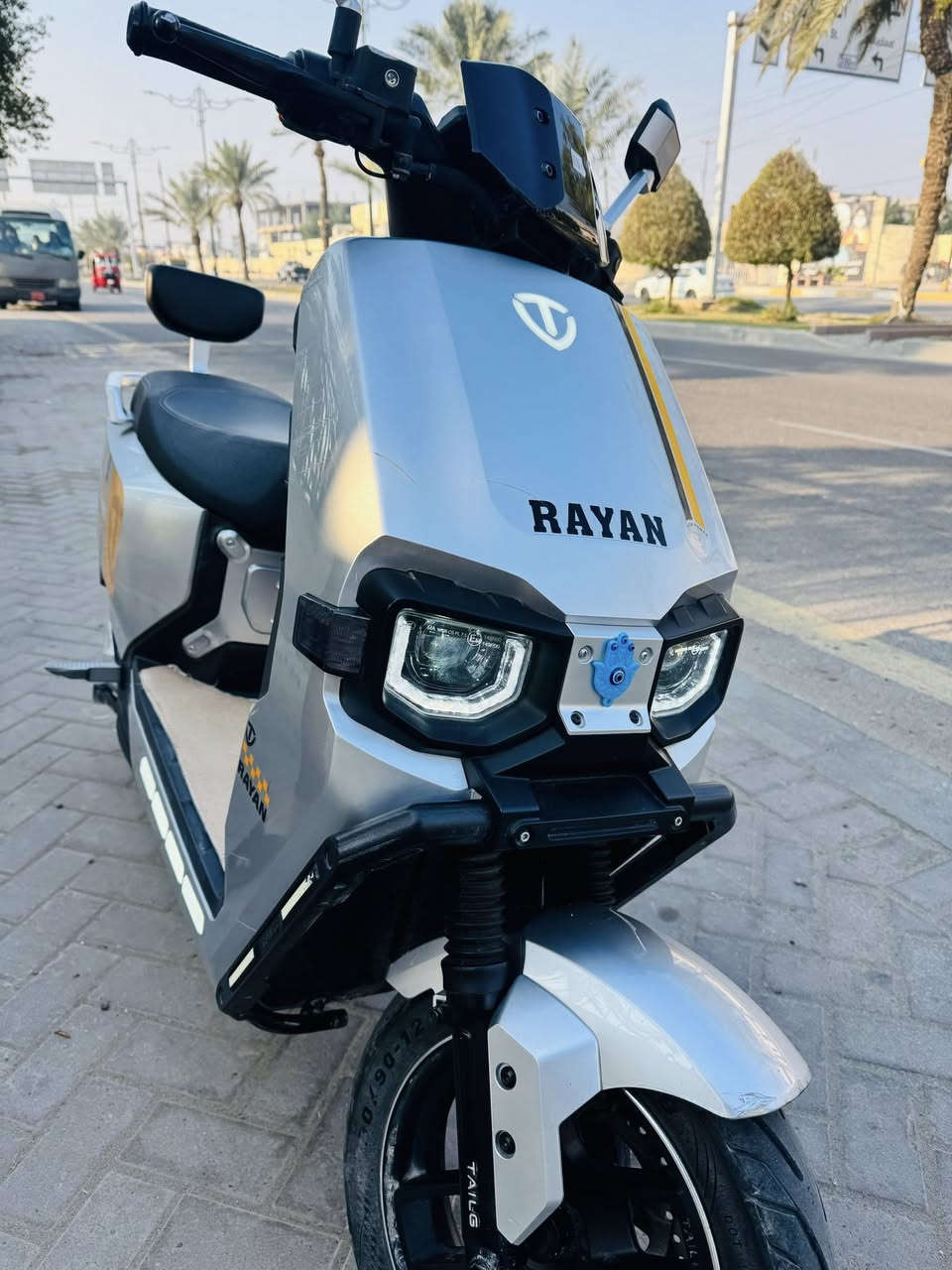 السلام عليكم
السلام عليكم 
دراجة ريان الوحش 
بصمة 
الدراجه 6 باتري 35 امبير

نضام البريك APS مانع انزلاق ودسكات والدبلات هايدروليك 
ملف الدراجه 3000   واط حقيقي 
لايتات زنون عالي وناصي بريك رياضي
ميزة الباركنگ قفل جوزة
***********
سعر 850 ماكو هيج سعر
