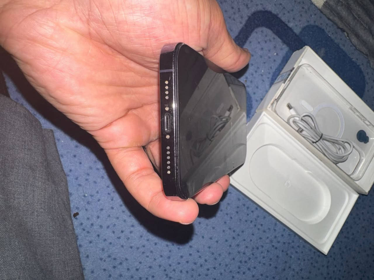 ايفون ١٤ للبيع بطاريه 85 الاستفسار اكثر الاتصال ***********
