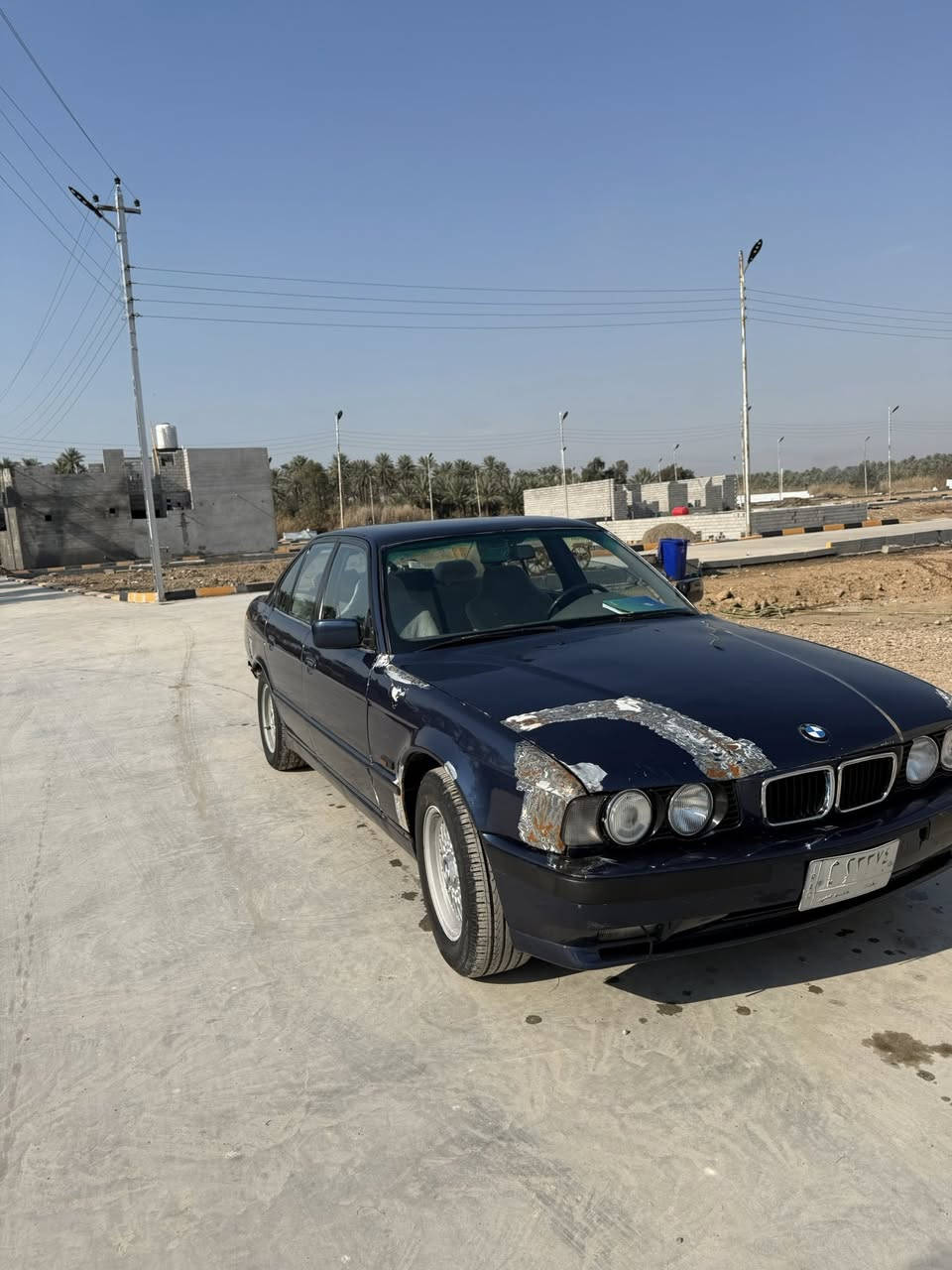 سلام عليكم 

بي ام. حجم. 535. 

موديل ٩١
رقم بغداد. سنوية. ٢٧ 

حداد. ٩٠  بل ١٠٠ 

بجم عريظ. 

محرك ٦ سلندر. مفتوح.  حاوية. جديد شادة 

كير. جديد. 

سيارة. رادلهة شوية. ترتيب. 

السعر. ٥٢. وبيهة مجال. 

عنوان ديالى بعقوبة 

رقم الهاتف ***********
