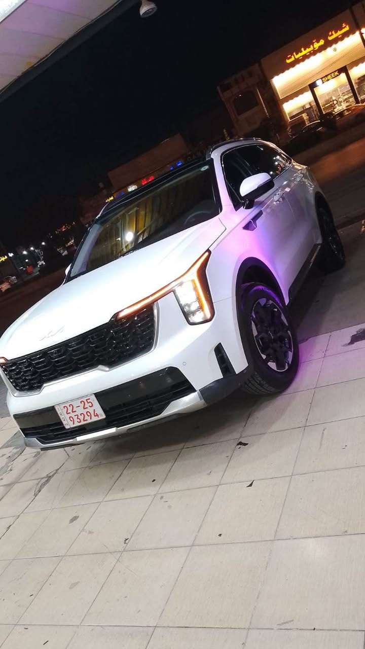 السلام عليكم ورحمة الله وبركاته 
سورنتو موديل 2024
وراد امريكي /الضرر/3قطع بنيد وجاملغ تبديل 
الباب تصليح بارد بدون دواخل 
مواصفات فول 
7راكب .كشنات جلد هيتر 
سقف بانوراما 
شاشه ديجتال 
10حساسات ذكيه اماميه وجانبيه وخلفيه
فور ويل 5مودات قيادة 
محرك 4سلندر حجم 2.5
عداد الكيلومتر 20الف
*********** بغداد, العراق
