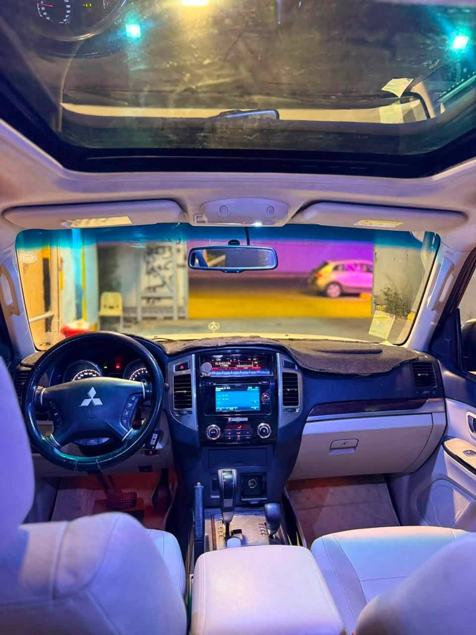 السلام عليكم
باجيرو ٢٠١٦ حبتور فول مواصفات 
رقم اربيل الدولي باسمي 
جاملغ وبنيد صبغ بدون دواخل 
كير محرك مكفول 
مكان السيارة بغداد السيدية 
السعر ١٤٨ ورقة وبيها مجال 
للاتصال : 
***********
