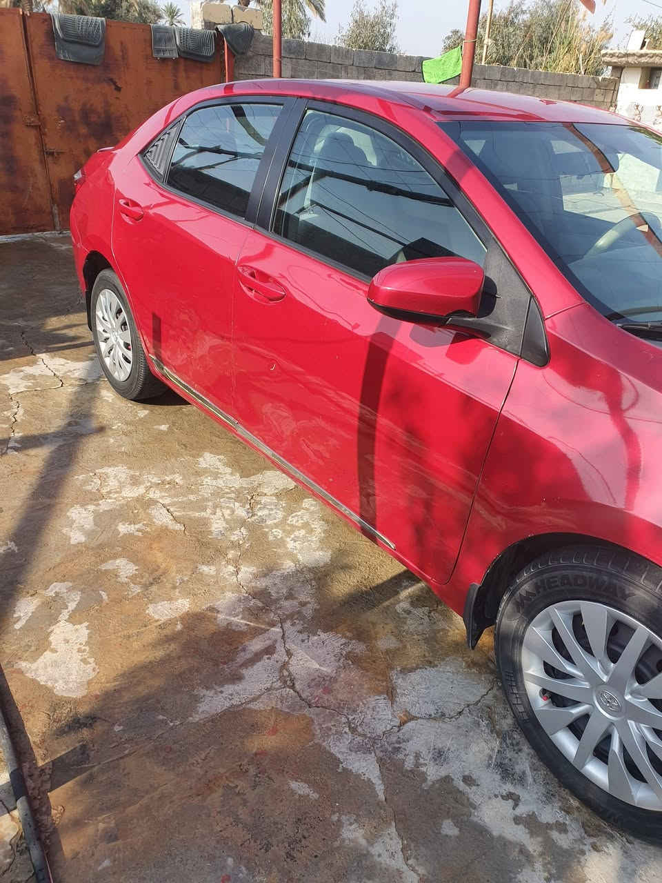 كورله موديل 14فئه LE السياره تضيفه جاهزه ماتصرف عليه شي السياره بسمي السعر 118قفل للاتصال ***********
