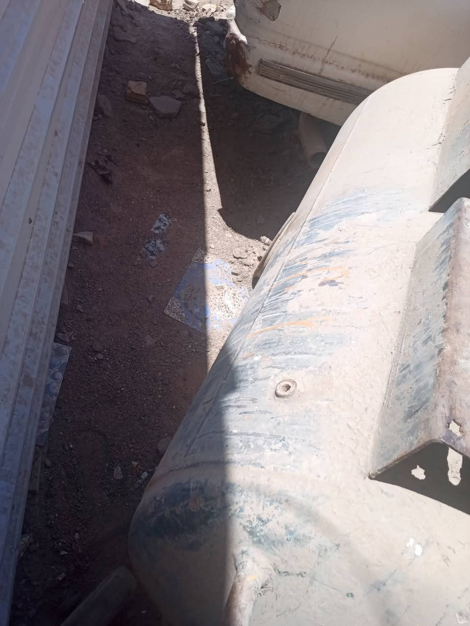 السلام عليكم
بطل كمبريسر هواء 
بطل نضيف وبلادي حجم ثقيل 
مكاني بابل المركز نادر3 
السعر 400الف دينار وبي مجال 
***********
