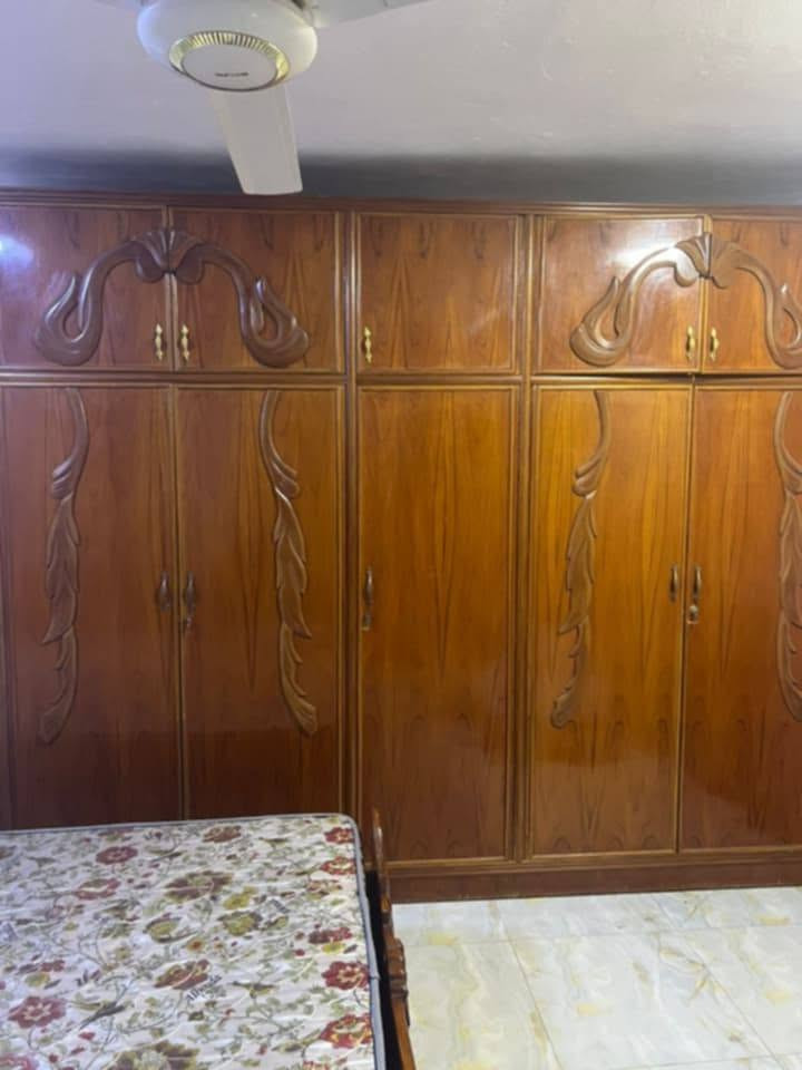 السلام عليكم غرفة نوم نضيفه جدا مابيها اي ضرر سعرها 900وبيها مجال للشراي


**إذا كنت صاحب هذا الإعلان وتريد حذفه لأي سبب، رجاءا أرسل رسالة إلى الدعم الفني**