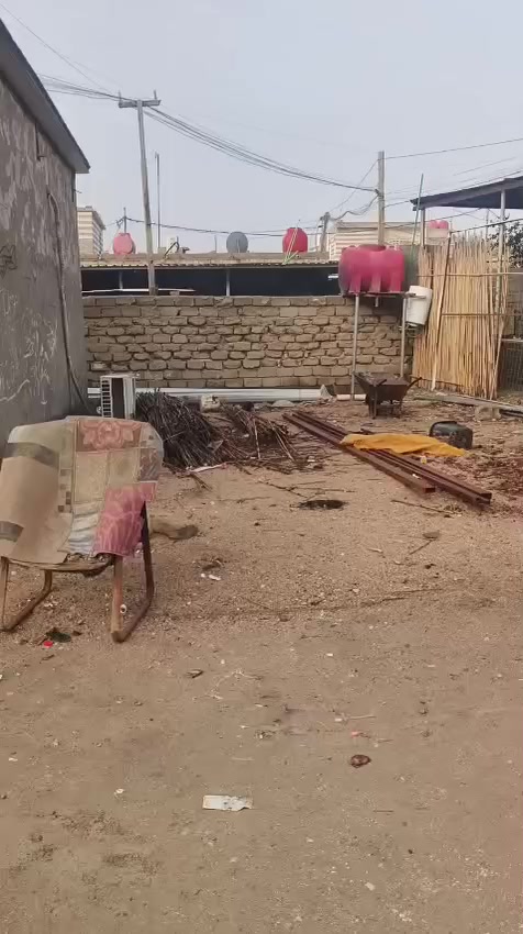 قطعه تجاريه للبيع المساحه 54 متر بمنطقه السواد  السعر45   مليون قفل الاتصال على الرقم ***********
