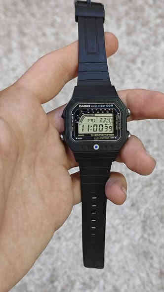 ساعة كاسيو نوادر للبيع
ساعة كاسيو إنتاج ال1985
تحتوي على مقياس درجه الحراره و الرطوبة
سير و بوك أصلي 
الساعة شغاله 100/100
نظيفة جداً 
تحتوي على تاريخ يومي شهري 
تحتوي ضوء 
 سعرها 80 الف بيها مجال بسيط 
ويوجد توصل لكل المحافظات 
للتواصل أو الاتصال 
***********
