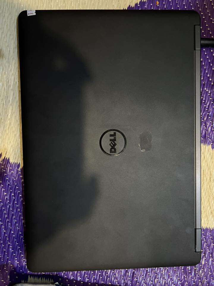 لابتوت حجم الشاشه (14)
السعر 275 
هاتف ***********
المواصات بلصور  لابتوب كلش نضيف
