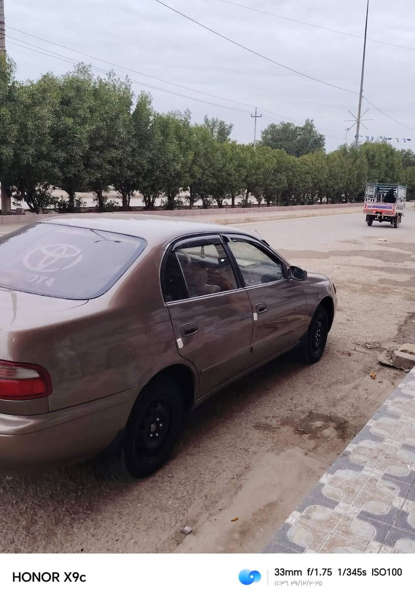 سلام عليكم كورله كروناه موديل 1993سياره مكفوله من ضربه فقط صبغ جمليه مكينه الف 1800كير ومكينه مكفولته تخم تاير جديد صدر مامي وخلفي جديد هزه جديد سنويه الى ٢٨كهربايته كل شغله كل نقص مابيه سياره جديد وحله من صوره وتريك وين مايعجبك السعره 52مكاني واسط الكوت وهذ رقمي ***********
