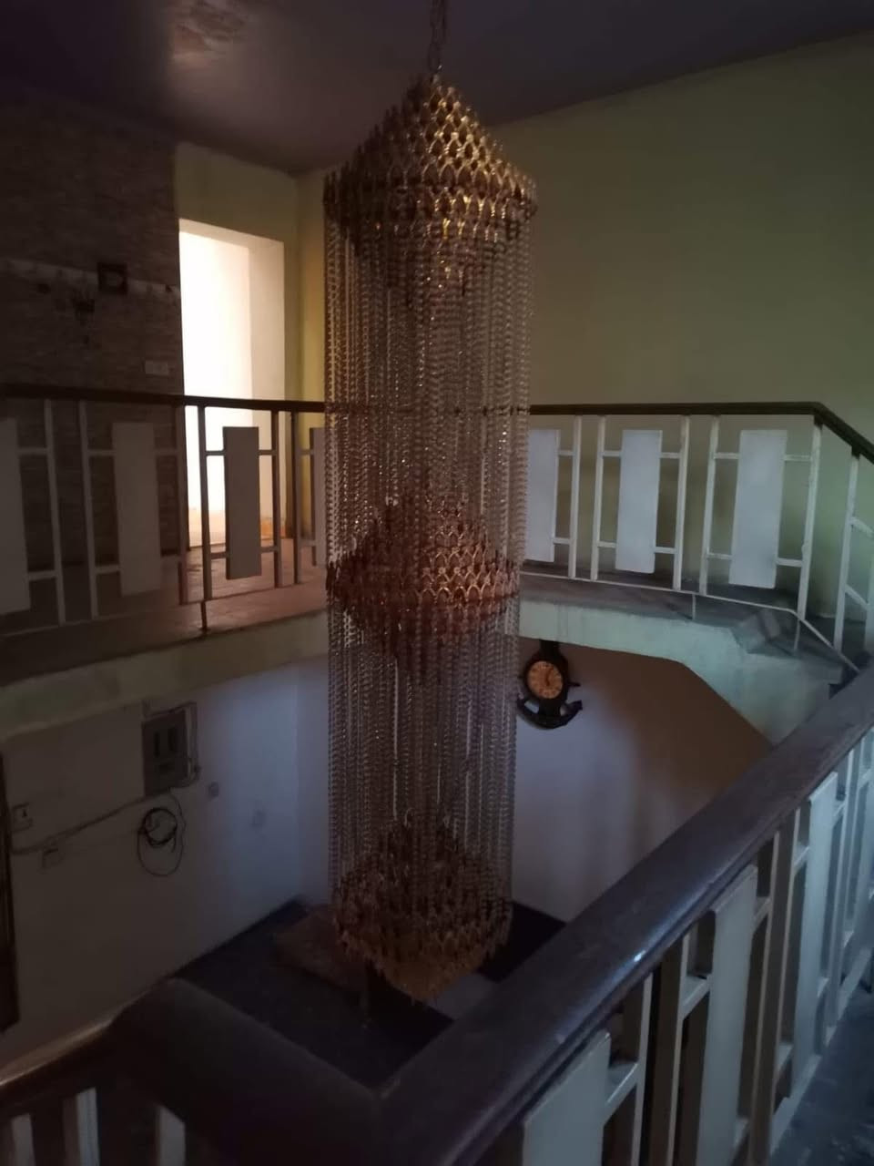 السلام عليكم

دار ٦٨م واقع حال ٧٠م

واجهه ٥ونص نزال ١٢ونص

٣طوابق

صاله
مطبخ
حولي
٣نوم
حمامات
مدخل شارع مرطبات عسل
من ضمن الركن التجاري

السعر 155مليون والتفاوض مع صاحب العقار

غزاليه شارع الضغط 
للإستفسار (***********)
