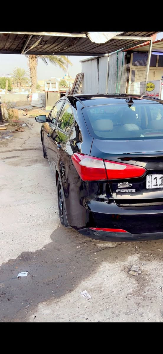 سلام عليكم اخوان سياره كيا فورتي للبيع موديل ٢٠١٦ امريكي حادثهه جاملغ و باب سايق صبغ سياره خير من الله ما ناقصهه شي محرك ٢٠٠٠دوش مكاني بغداد حي العامل سونار موجود بلمنشور ماشيه ١٦٠ اخوان سعر ١٠٥ و بيه مجال شي بسيط و الشراي يتصل ع رقم او واتساب و بلخدمه ***********
