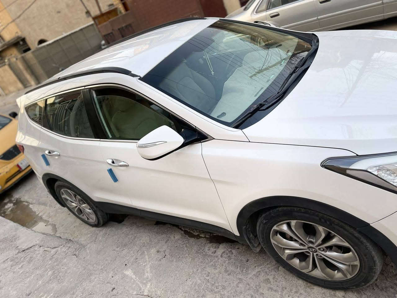 سنتافيه موديل 2014
السياره رقم انكليزي
كير محرك مكفَول جدد جدد
صدر جديد
كهربائيات جديده
بيه صبغ ابيعلك مصبوغه حزام السياره جديده بمعنه الكلمه بيه با مبدل و جاملغ مبدل
المكان بغداد بسمايه
رقم التلفون ***********
 السعر 162 بي مجال للطيبين
