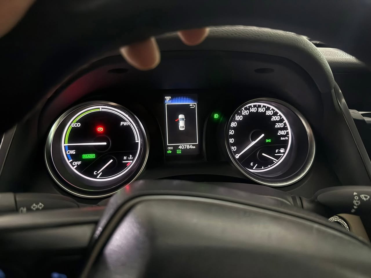 السلام عليكم
كامري هايبرد عبداللطيف موديل 24 

رقم بغداد الرقم الدولي الجديد

فول مواصفات 

بردة 

وبصمة 

كرسي كهرباء 

فتحة

كشنات مغلفة

وبقية المواصفات المعروفة

مكانها 

رمادي

للاستفسار / 

‭0782 651 8608‬

السعر 235 

ماشية 40 الف
