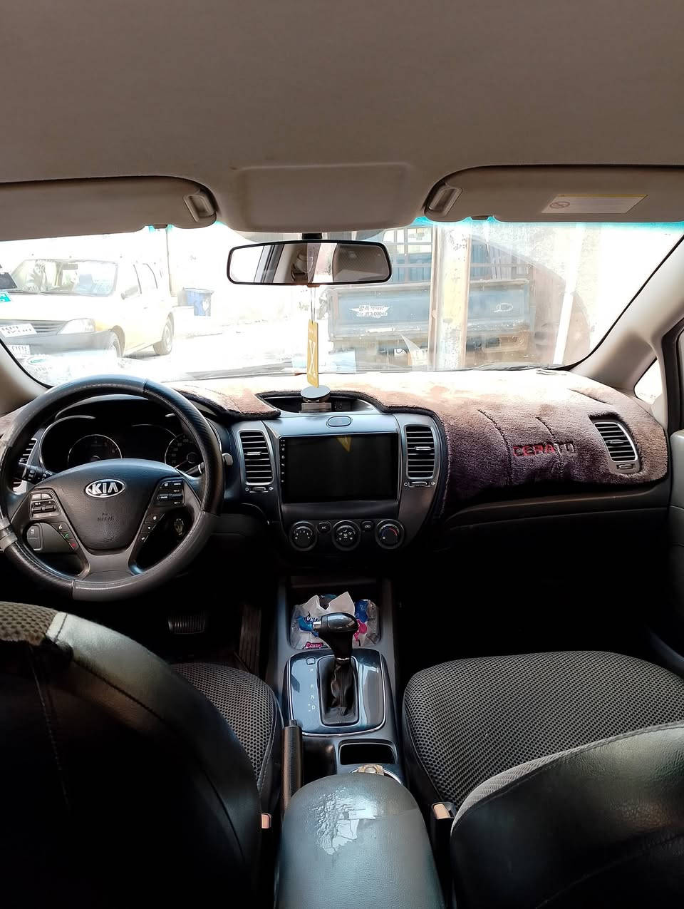 السلام عليكم
سيراتو موديل 17 بيه بس قبغ الجنطه مبدل( لا )حوض و(لا) جاملاغات تخم تاير صدر مكفول كير محرك مكفول 
منظومه تبريد جديده مدوشمه ارضيه وكشنات دشبول اسود ورصاصي وباقي التفاصيل بالفيديو.
السعر 116 قفل بدون عمله سياره برغي مناقصه


**إذا كنت صاحب هذا الإعلان وتريد حذفه لأي سبب، رجاءا أرسل رسالة إلى الدعم الفني**