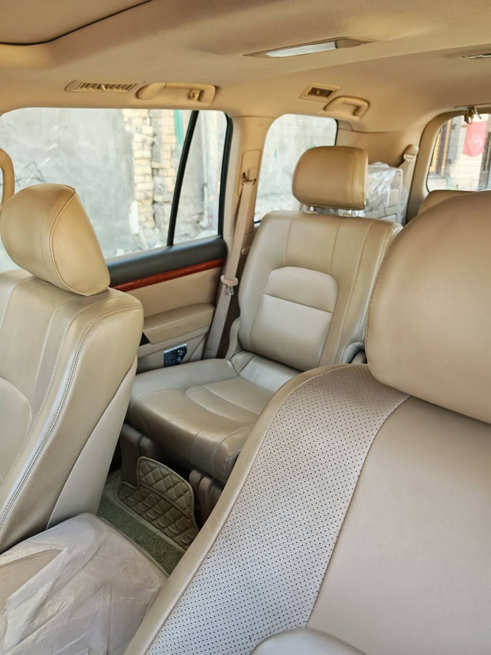 لاندكوز موديل 12بغداد ستة سلندر مكفوله كفاله عامه بأسمي ماشيه 228 عنوان بغداد رقم الهاتف*********** ابو رعد
