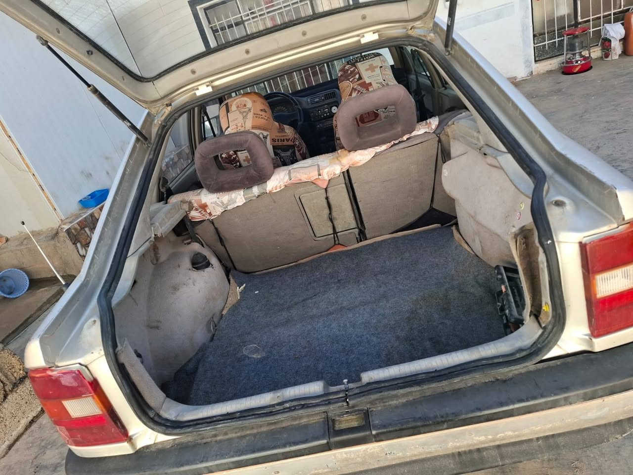 فكترا ٩٢ محرك ١٨٠٠ رقم انبار الماني سنوية ٢٧ شرط التحويل
السعر ٢٧ بي مجال بسيط 
مكان السيارة حديثة و صاحبها موجود . للاستفسار رقم صاحب السيارة 
***********
