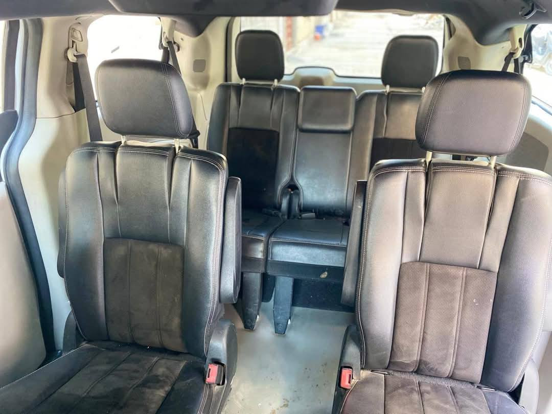 السلام عليكم دوج كرفان 2017 رقم بغدادباسمي سيارة جاهزة أبواب والجنطة كهرباء تشغيل عن بعد مكينة 3600حادثة جاملغ وبنيد السعر 175وبيه مجال للطيبين 
رقم بغداد انكليزي.رقم الهاتف ***********
***********ابو علي
