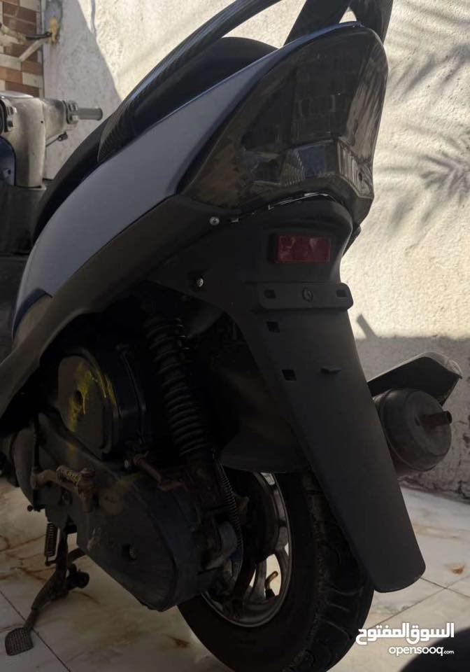 ماكس قجمه 120 دراجة نظيفه وحلوه ومكينه مامفتوحه كفاله شوف العين سلف هندر شغاله ، تخم تاير جديد 750 وبيها مجال قليل للشراي *********** واتس , البصرة القبلة
