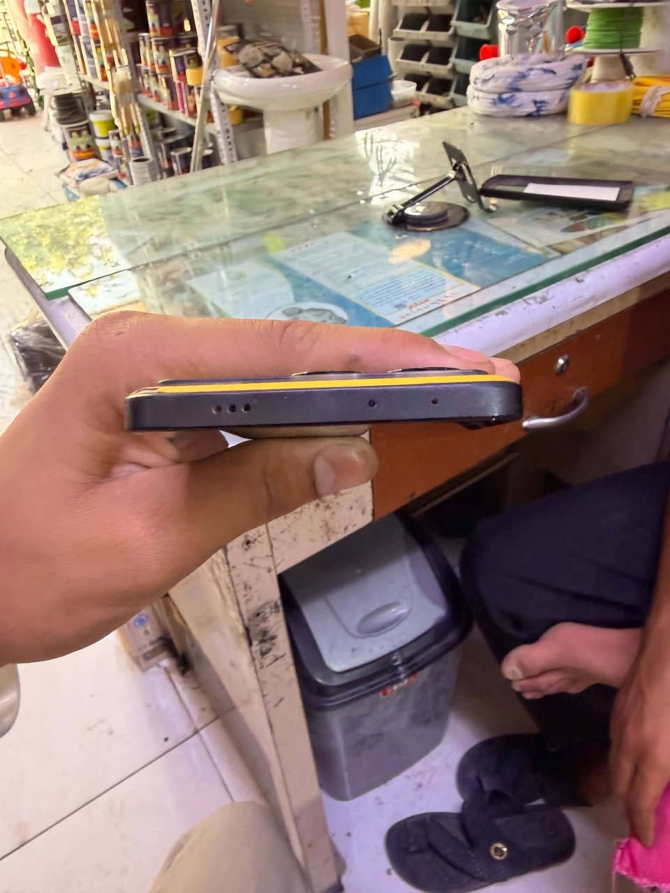 سلام عليكم شباب موبايل بوكو اكس 6 برو الذاكره 256 الجهاز نضيف يخبل كامل ملحقات الجهاز الضهر ماله جلد لونه يخبل وال سعر 300
 وبيه مجال الطيبين رقم ***********واتساب موجود عله هاذا رقم
