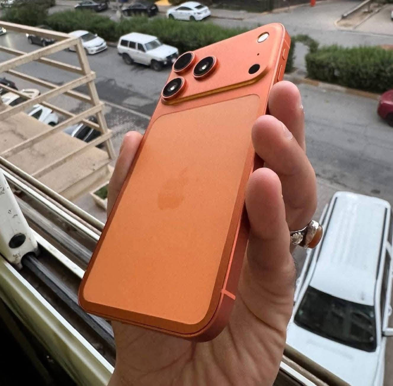 السلام عليكم ايفون Xr محور' 17 برو ذاكره 64 مستبدل بطاريه فقط 100% جهاز كلش نضيف رايده 210 قفل متوفر توصيل جميع المحافضات ***********

