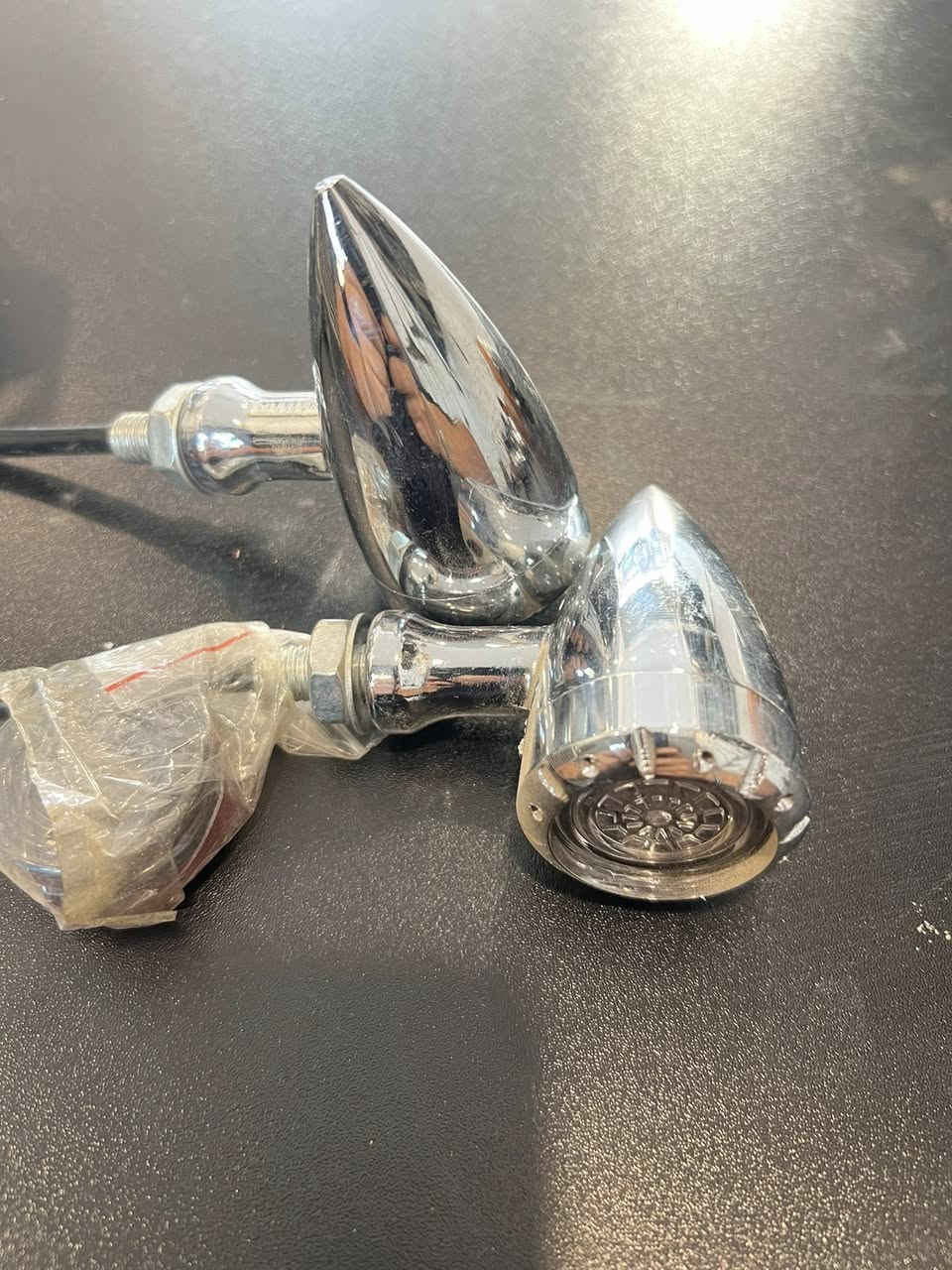 سلام عليكم شبابنا 
الاشاير المتوفرة داخل الكراج 

حديد+3 خطوط +سكن + اشارة + لد 

ب اضافة اكو بعد اشاير البلادية لكل دراجات 

للحجر و الاستفسار مراسلة الصفحة 
او الاتصال *********** 📞
