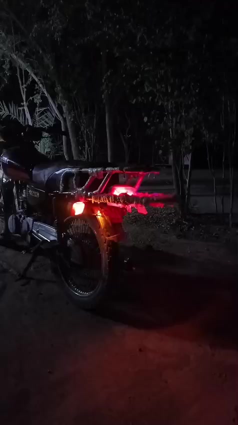 السلام عليكم دراجه نامه برو موديل 20 محرك فول نشاط فول كهربائيات كلها شغاله mp3 شغال السعر 200 المكان بيجي الحجاج  *********** واتساب والخاص مفتوح    او مراوس
