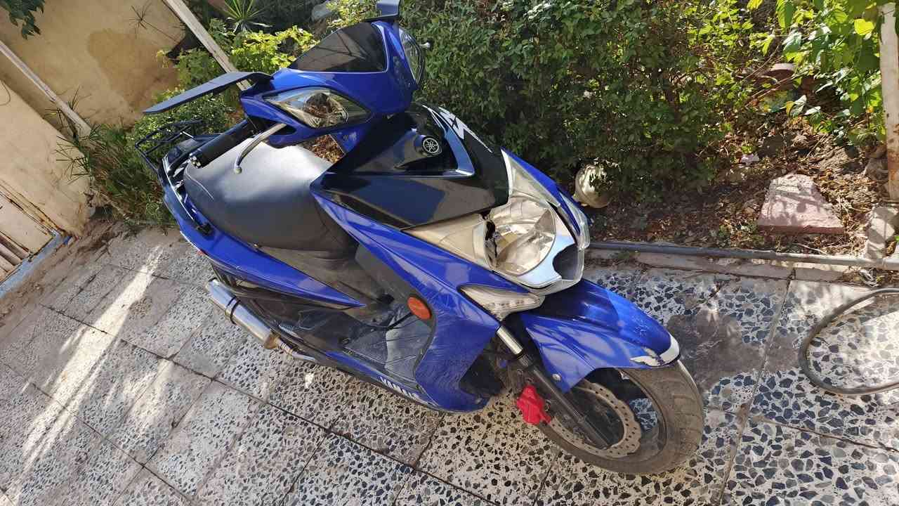 السلام عليكم سكنس لد ياباني خطين نوزل قبق نفخ ستاند حساس طلاعات صالنصه رياضي دراجه خير من لله نكره سلف دراجه تخبل نقصه بس ماصده ولجناح مالته موجود واكفلك بس مكينه جيب فيتر وتعال عنوان لبنوك الاستفسار اتصال على هاذا رقم *********** السعر مليون و350 وبيه مجال حك الجيه  موجود فقط اتصال الخاص مسدود
