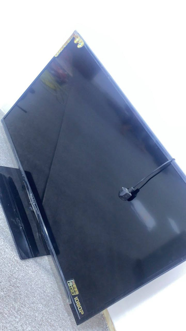 للبيع كلش نضيف ابشرط تلفيزون شاشة 55 /500 معرض 200/ شراي خابر ***********
