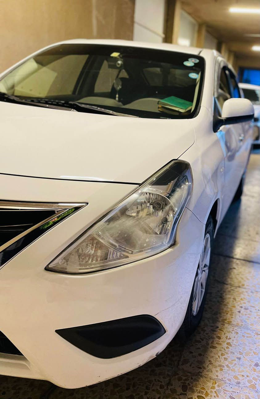 السلام وعليكم 
نيسان صني هندي 2017
بدون صبغ 
بيها بارد بحافه الجاملغ يم المازدة ٤ اصابع وبحافة قبغ الجنطة  بارد بسيط 
وبيها رصعات 
مكينة ١٥٠٠ 
سيارة جاهزة مابيها مصرف 
ادامة جديدة 
تخم تاير 
صدر جديد 
باتري جديد 
السعر :- ١٠٢ ورقة 
للاستفسار :- *********** بغداد, العراق
