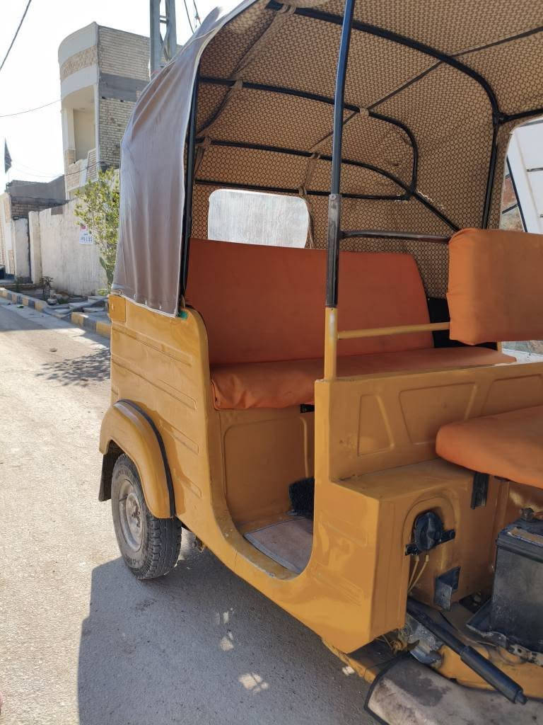 سلام عليكم تكتك موديل عشرين 20شهر 12 
تكتك معمره درجه اوله صبغ للجماليه  تكتك عوزه ترتيب نواعم 
بيه تخم تأير.  مرقمه نكليزي  بغداد
سعر 6100مكاني بغداد 
***********
