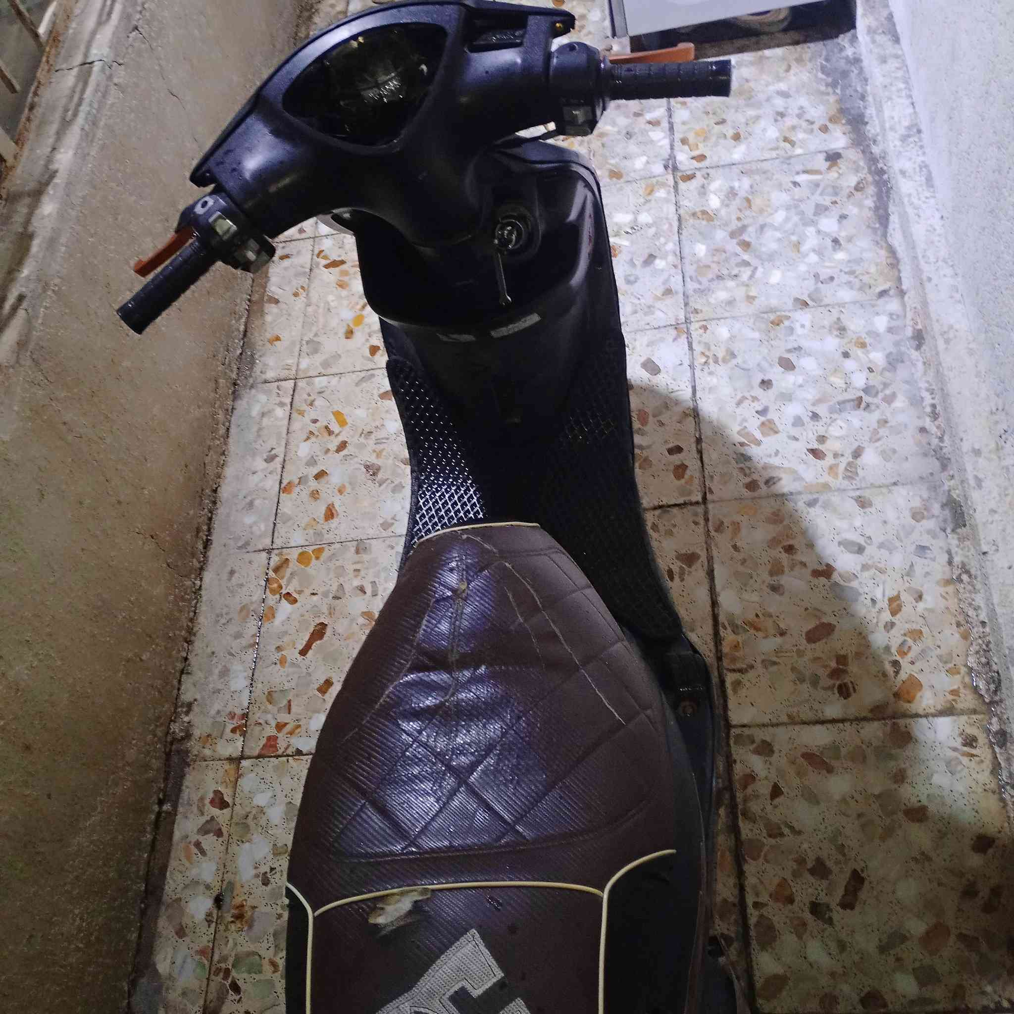 الدراجه للبيع مكينه ممفتوح السوادات كله ختومات بس الكفرات تجاريه سعر600     ***********
