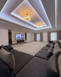 سەقفی مەغریبی سادە مەتری $9.5+لینەر و شوێن پەردە بەخۆڕای بەباشترین موا...