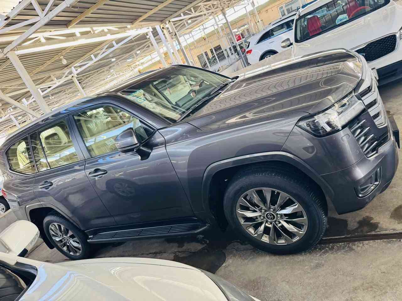 لاندكروز 2022 سبعينيه 3 شاشات ساز فول مواصفات مكفوله كفاله عامه ماشيه 44 الف السعر 638 بيع او مراوس باقل رقم بغداد الدولي مكانها بغداد الدوره ***********
