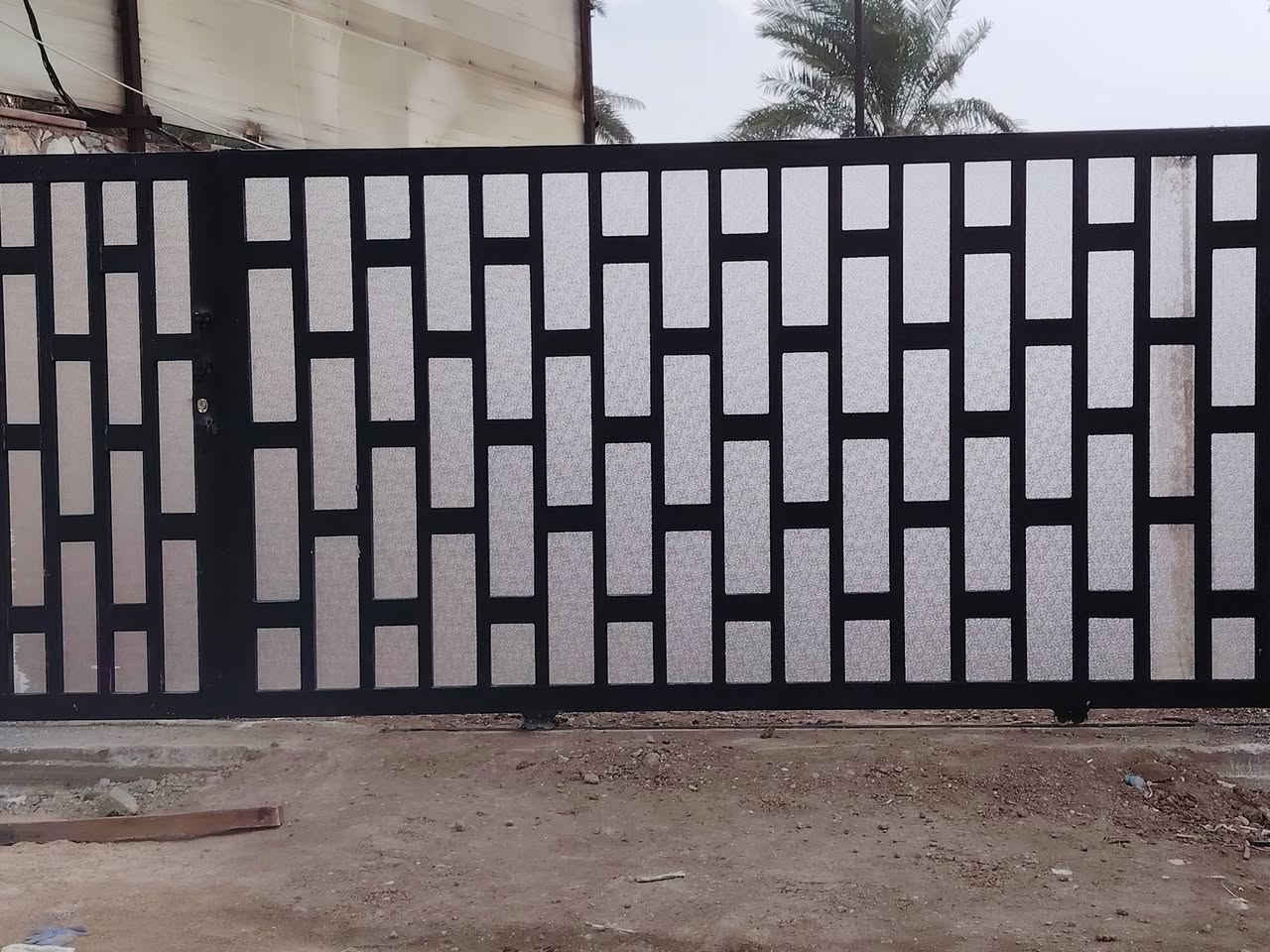 السلام عليكم
حداد متنقل انسب الأسعار
كرسته وعمل تريد بس عمل
*********** واتساب

