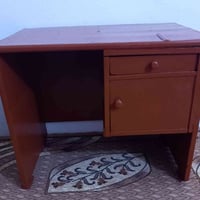 ميز دراسي • كلش نضيف • مكتب