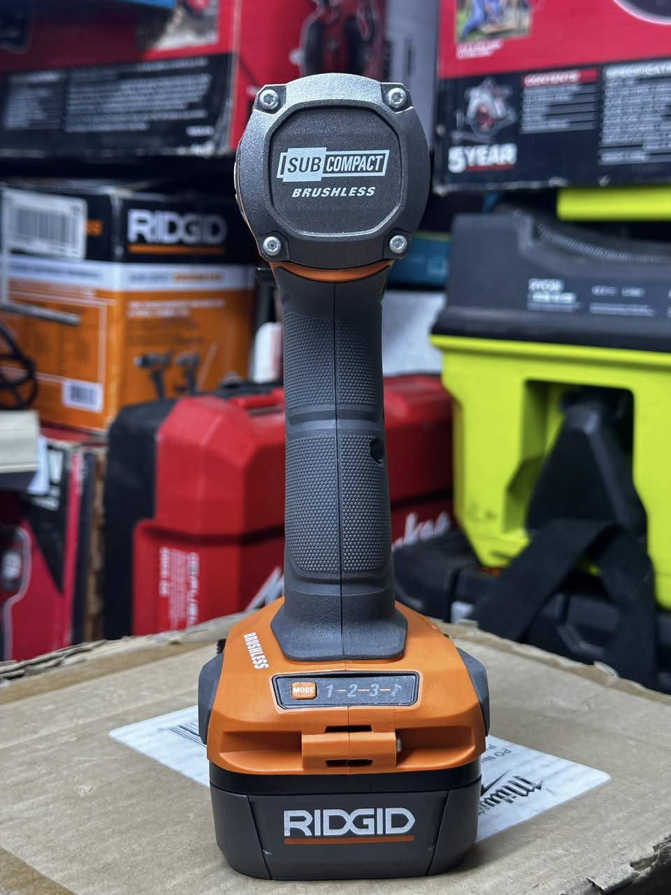 سلام و علهکم متوفر سیتکامل 🧡رجد🧡جهاز ثنینهن سعرهن کامل 345 الف برشلس امباکت بیە اربعە مود 
السیت یجیویاهن 2 بطاریە ثنین امبیر وشاحنە محور لل220 فولد لان السیت اتراد امریکی
توصیل موجود ***********
