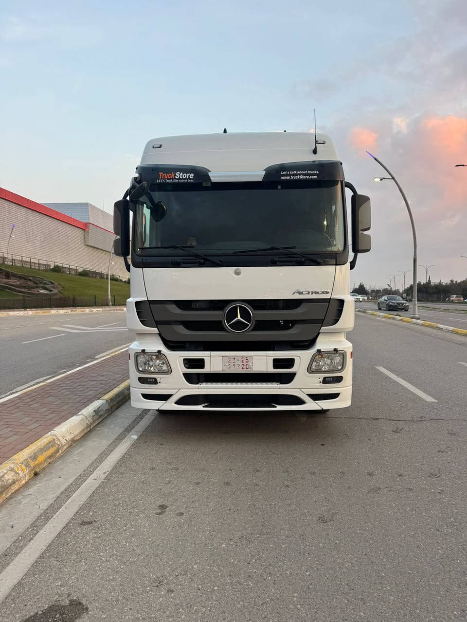 السلام عليكم للبيع اكتروز 2017السيارة ماشية 450حقيقي تخم تاير السيارة مكفولة من الضربة والمعجون فقط صبغ جمالية عام السيارة كاتي تترقم شمالي مكان السيارة سليمانية للاتصال***********
