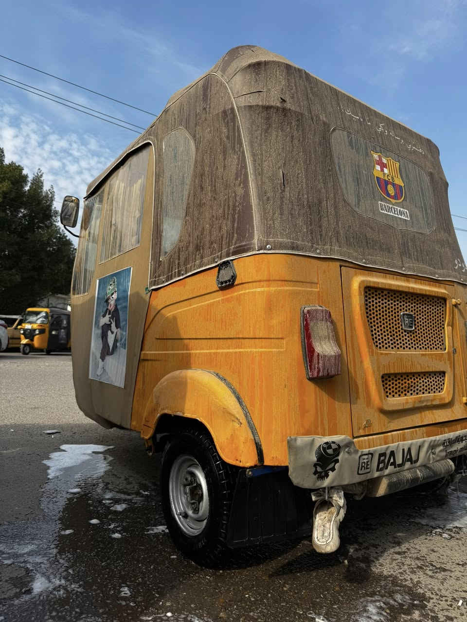 السلام عليكم تكتك موديل 2022 شهر 11
رقم وسنوية بأسمي
كفالة عامة كفالة عامة مو بس حجي كاملة مكملة 
كبل للشارع مناقصها اي شي
العنوان بغداد حي العامل 
للاستفسار الاتصال على العادي او الواتساب
***********
