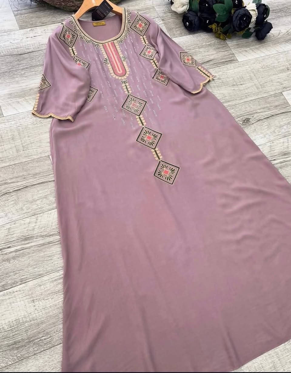 بنااات الموديل اليوم يختلف يجنن حرفيااا 🥹🦋🌺
فيولا.. الأناقة والراحة تبدأ من بيتكِ! ✨
#دشداشة_نسائي_سسسادة_تطريز
#السسسسسسعر_صااااااااااااارت_قطعة_10ألاف 
القياس _2xl_3xl_4xl_5xl
الخامه كشمير   درجه اولى
التوصيل الفين دينار داخل قضاء المسيب
التوصيل محافظات 6ألاف


**إذا كنت صاحب هذا الإعلان وتريد حذفه لأي سبب، رجاءا أرسل رسالة إلى الدعم الفني**