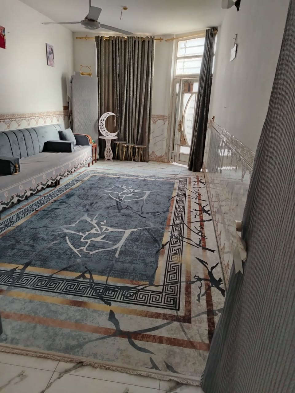 سلام عليكم
للبيع مشتمل 120 متر طابو صرف
طابقين فول بناء حديث
الموقع شارع80 جهة النجف  خلف مكتب الدلال فؤاد الجنابي شارع 25 ثالث واحد عل مجمع اشور الجديد
السعر 115 مليون بيه مجال
للاستفسار الاتصال على الرقم
 ‭***********
