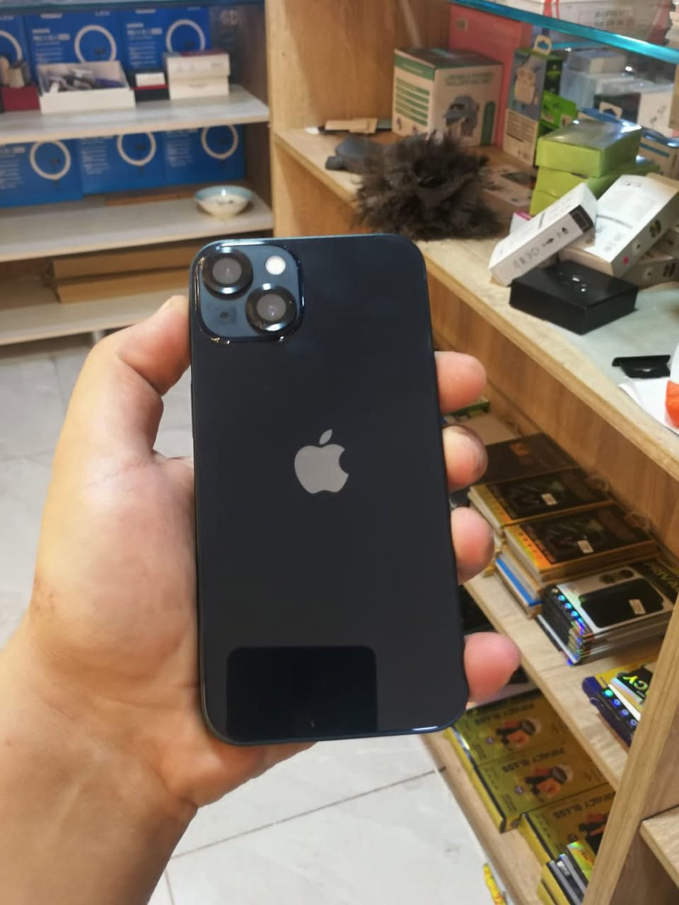 السلام عليكم 
ايفون 13
للبيع فقط 
بطاريه🔋100
شرط لامصعد ولا مفتوح 
جهاز نضيف ١٠٠/٩٩
بعدو بضمان الشركه 
كامراة دمعه 
ذاكرة ١٢٨
سعر 550 وبي مجال 
مكاني موصل حي المحاربين 
متواجد اتصال وواتس اب فقط 
***********
